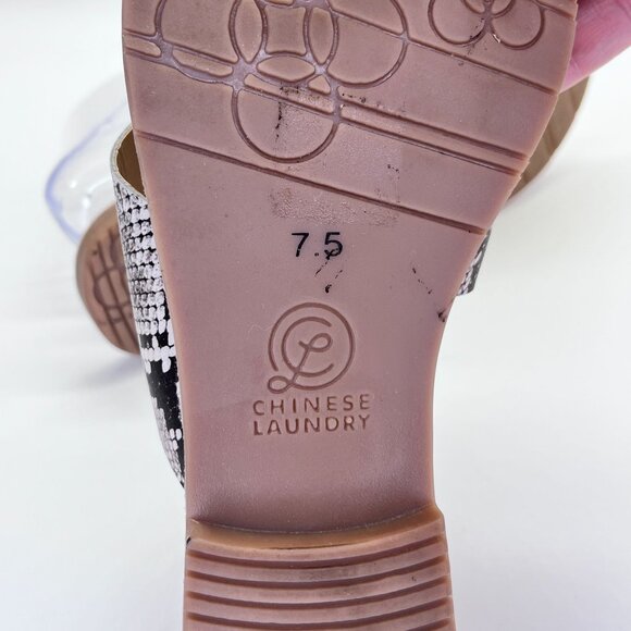 Chinese Laundry Gemmy Sandals Size 7.5 Black and White Snake Print Leather - Picture 9 of 13